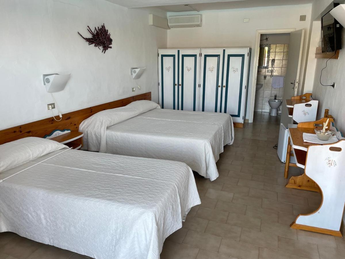 Hotel Olimpia Baja Sardinia Bagian luar foto
