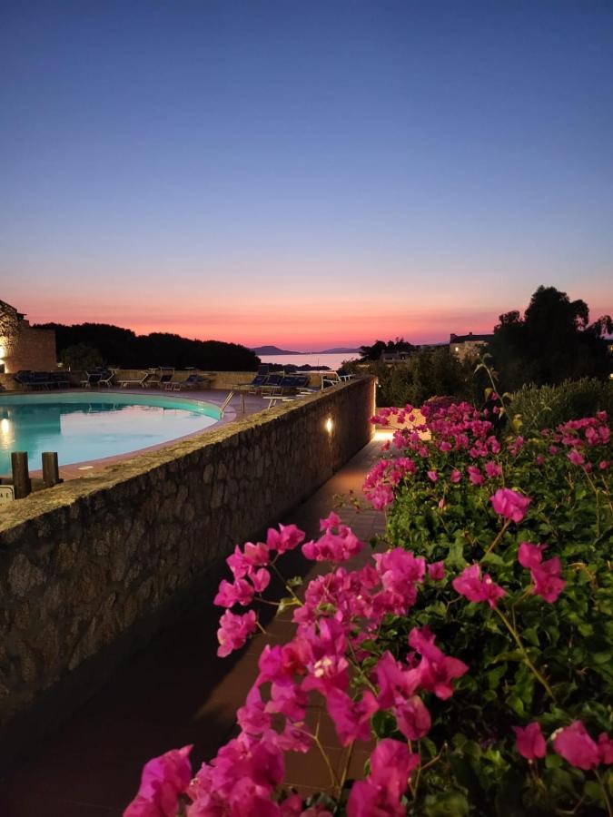 Hotel Olimpia Baja Sardinia Bagian luar foto