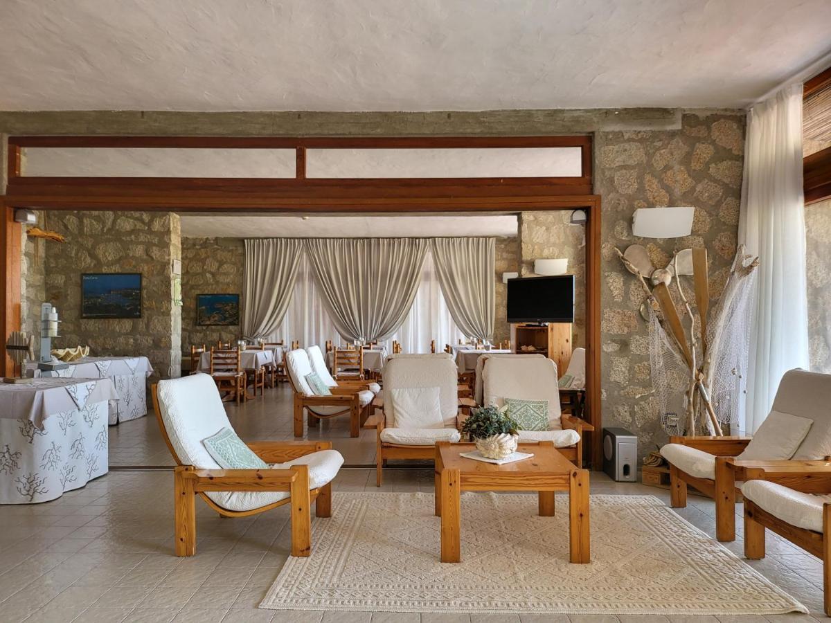 Hotel Olimpia Baja Sardinia Bagian luar foto