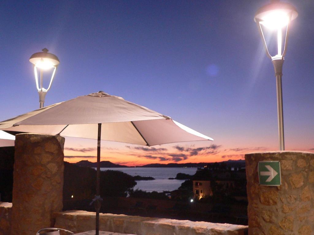 Hotel Olimpia Baja Sardinia Bagian luar foto