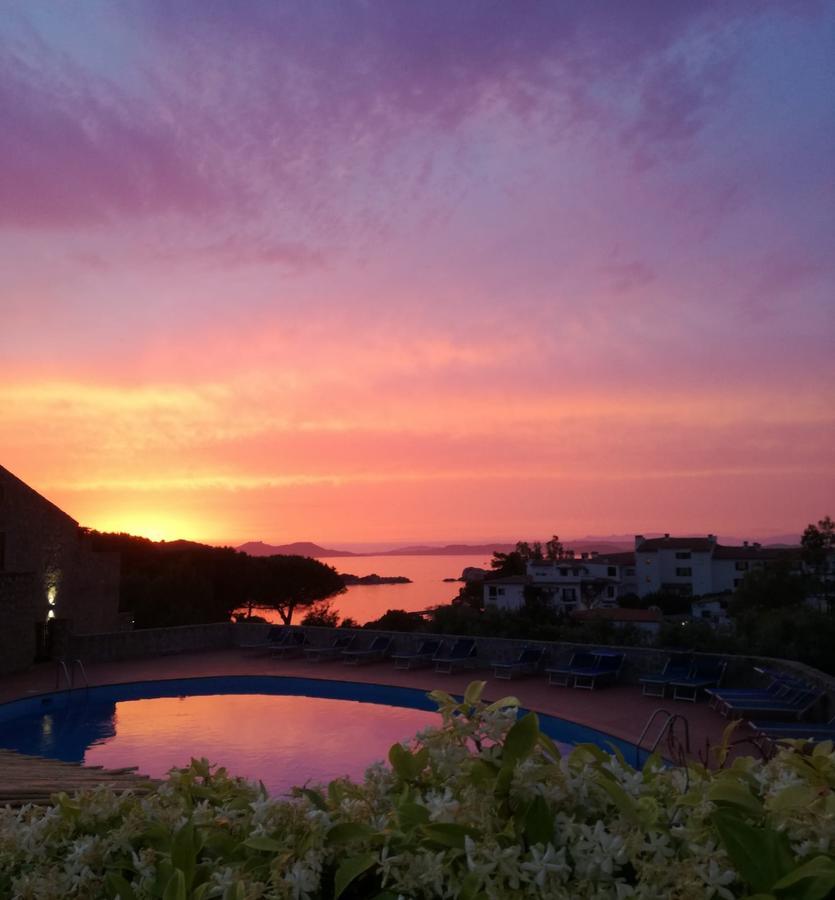 Hotel Olimpia Baja Sardinia Bagian luar foto