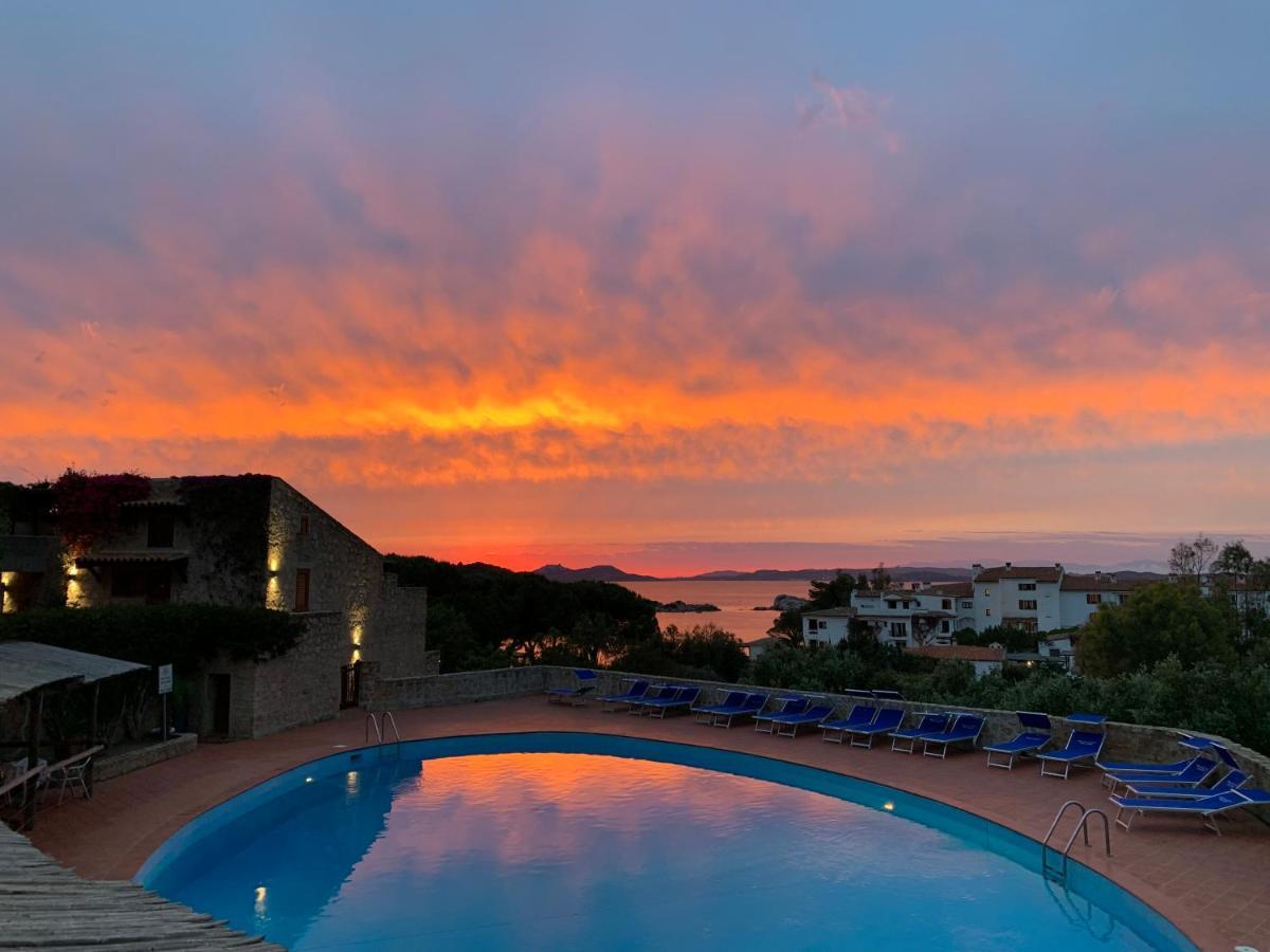 Hotel Olimpia Baja Sardinia Bagian luar foto
